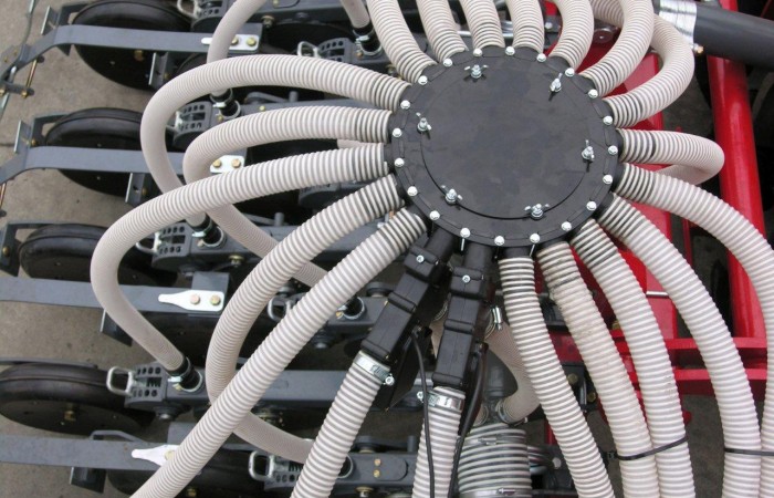 FENIX 3000 - rozdzielacz ziarna z zaworami COMBI