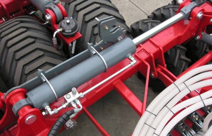 FENIX 3000 - siłownik do belki redlicowej