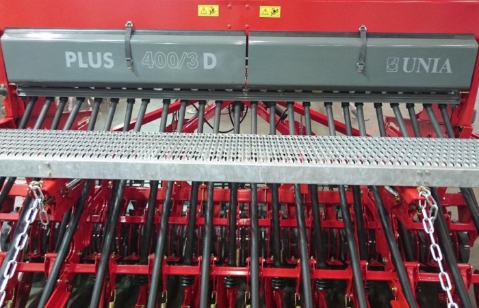 PLUS 400 - podest załadunkowy, dzielone rynny do próby kręconej